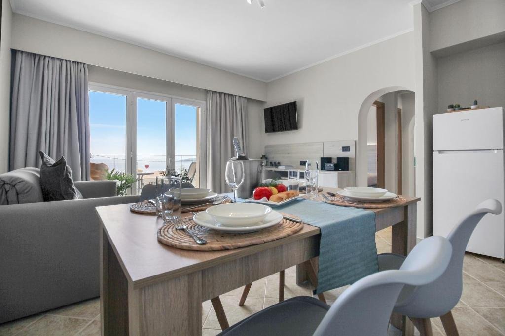 Two Bedroom Apartment with Balcony and Sea View