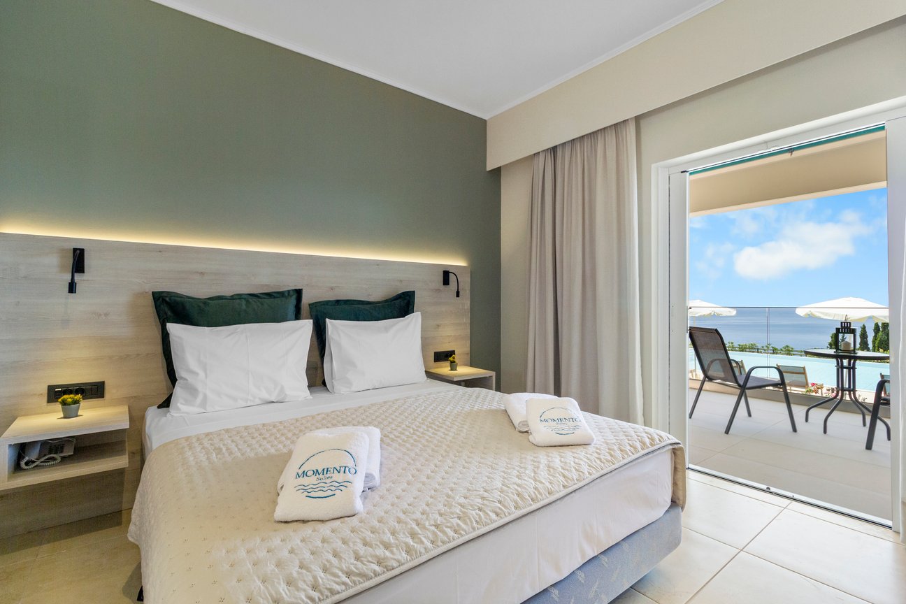 Studio Apartment with Balcony and Sea View